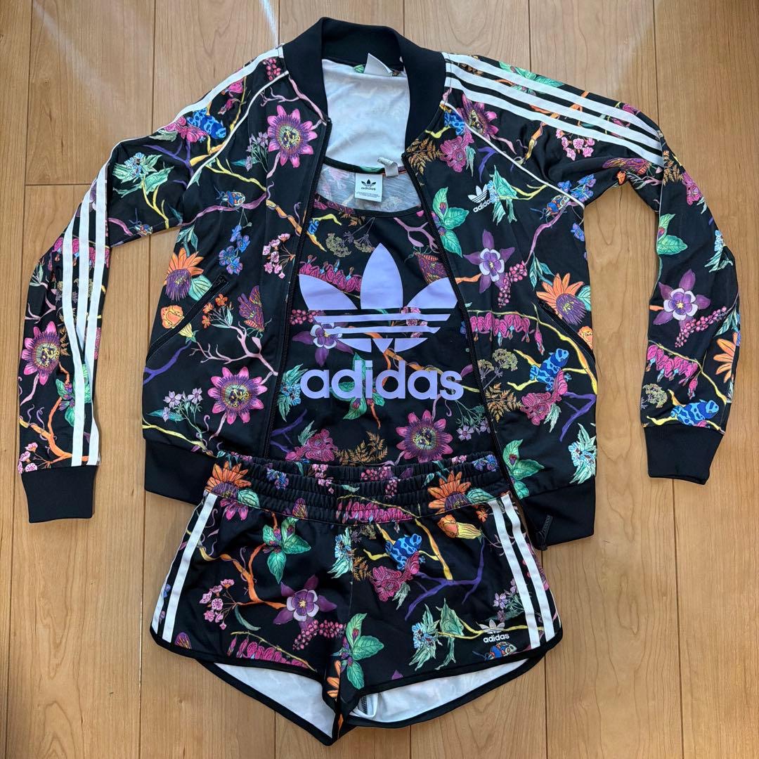 adidas Originalsジャケット ショートパンツ タンクトップ セット (1/8)
