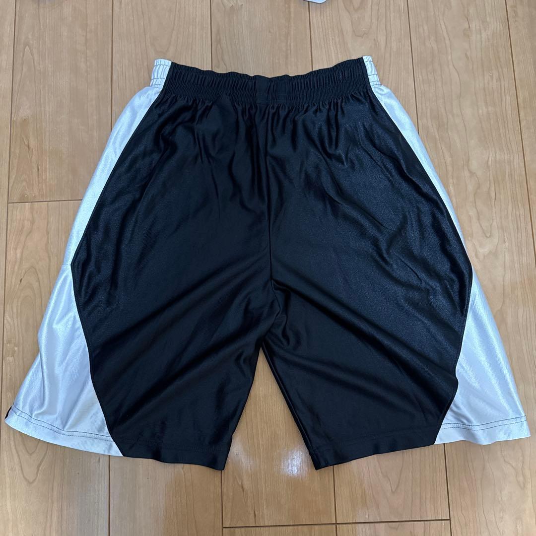 asics バスケットボールパンツ 黒/白/赤 光沢 (3/3)