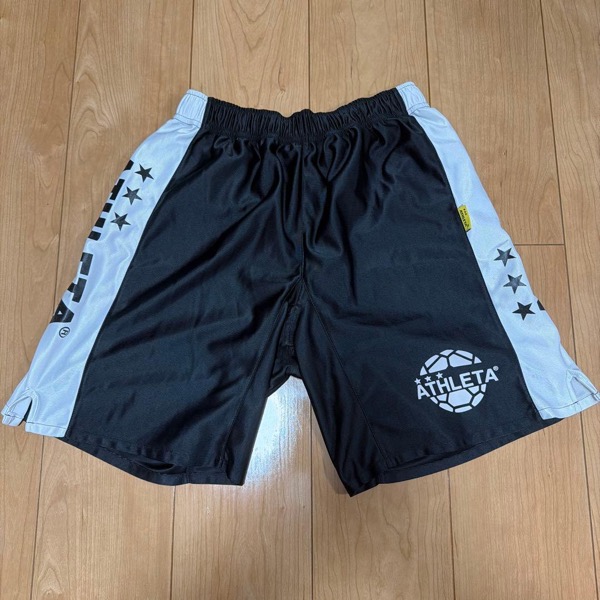 ATHLETA サッカー用ショートパンツ 黒/白