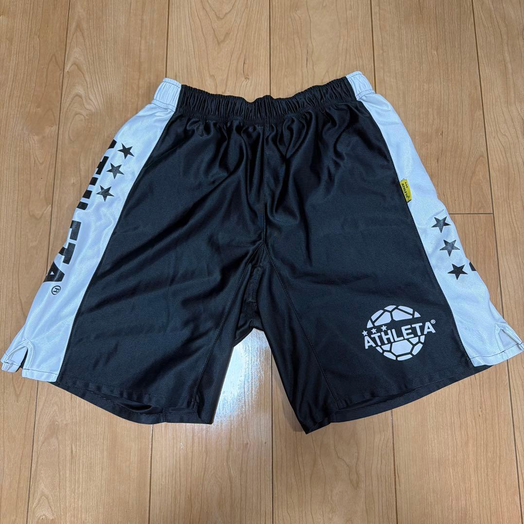 ATHLETA サッカー用ショートパンツ 黒/白 (1/5)