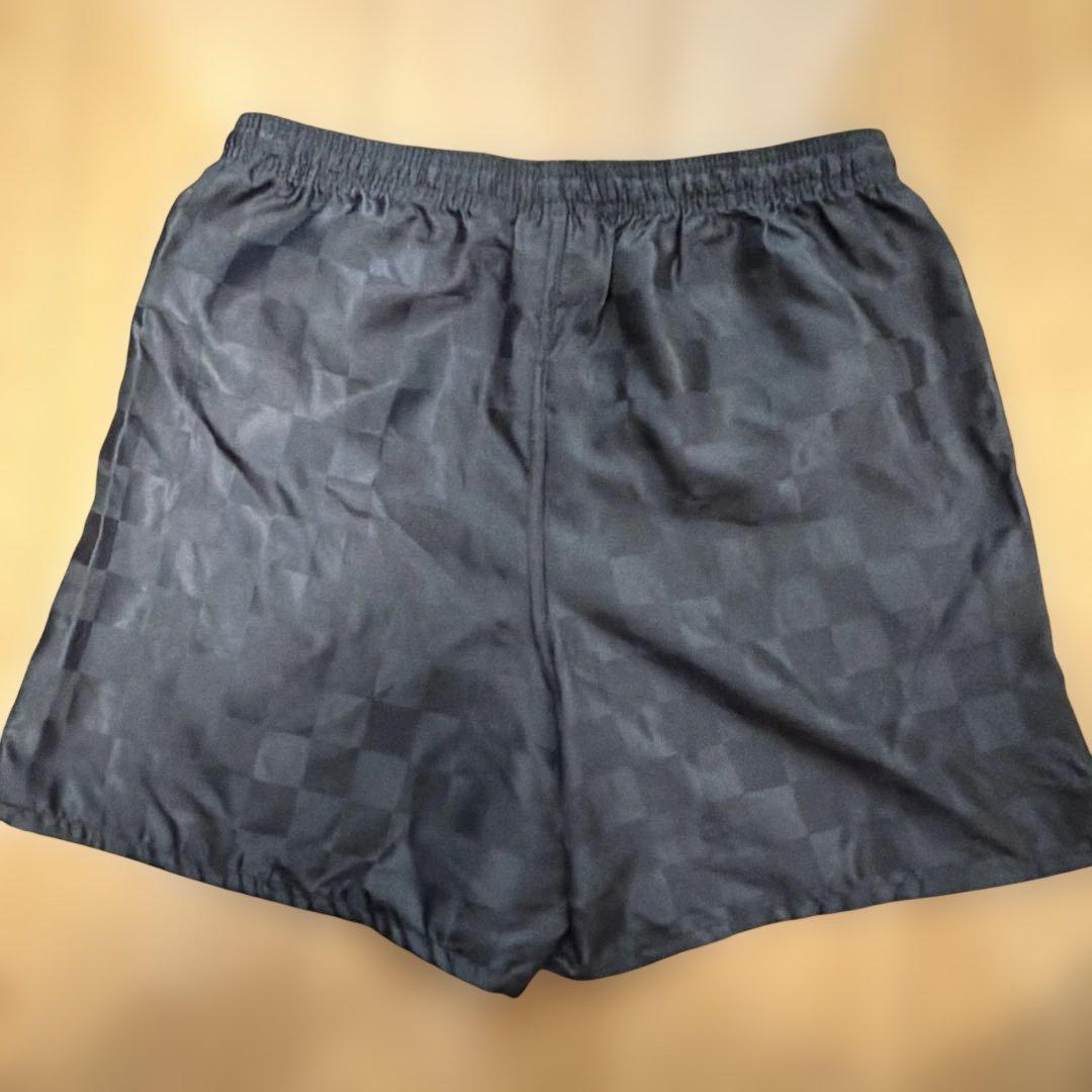 レトロ・レア umbro チェック柄 サテン ブラック サッカーパンツ (4/5)