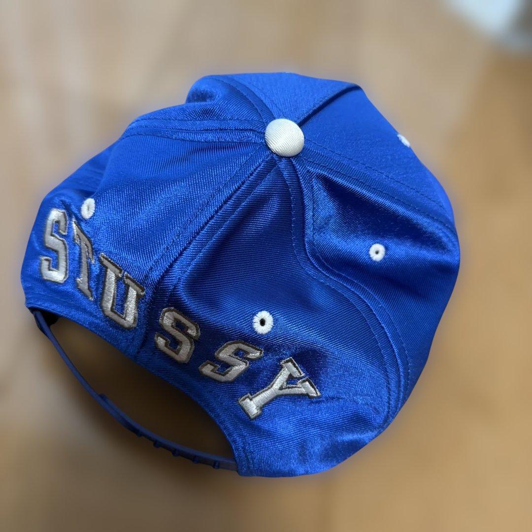 STUSSY スナップバックキャップ 光沢 (1/4)