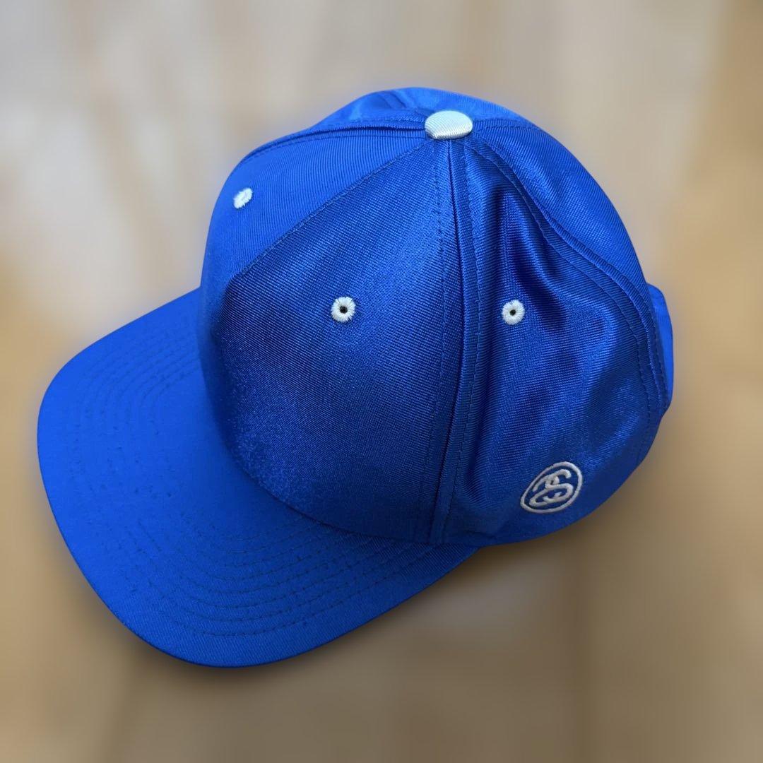 STUSSY スナップバックキャップ 光沢 (2/4)