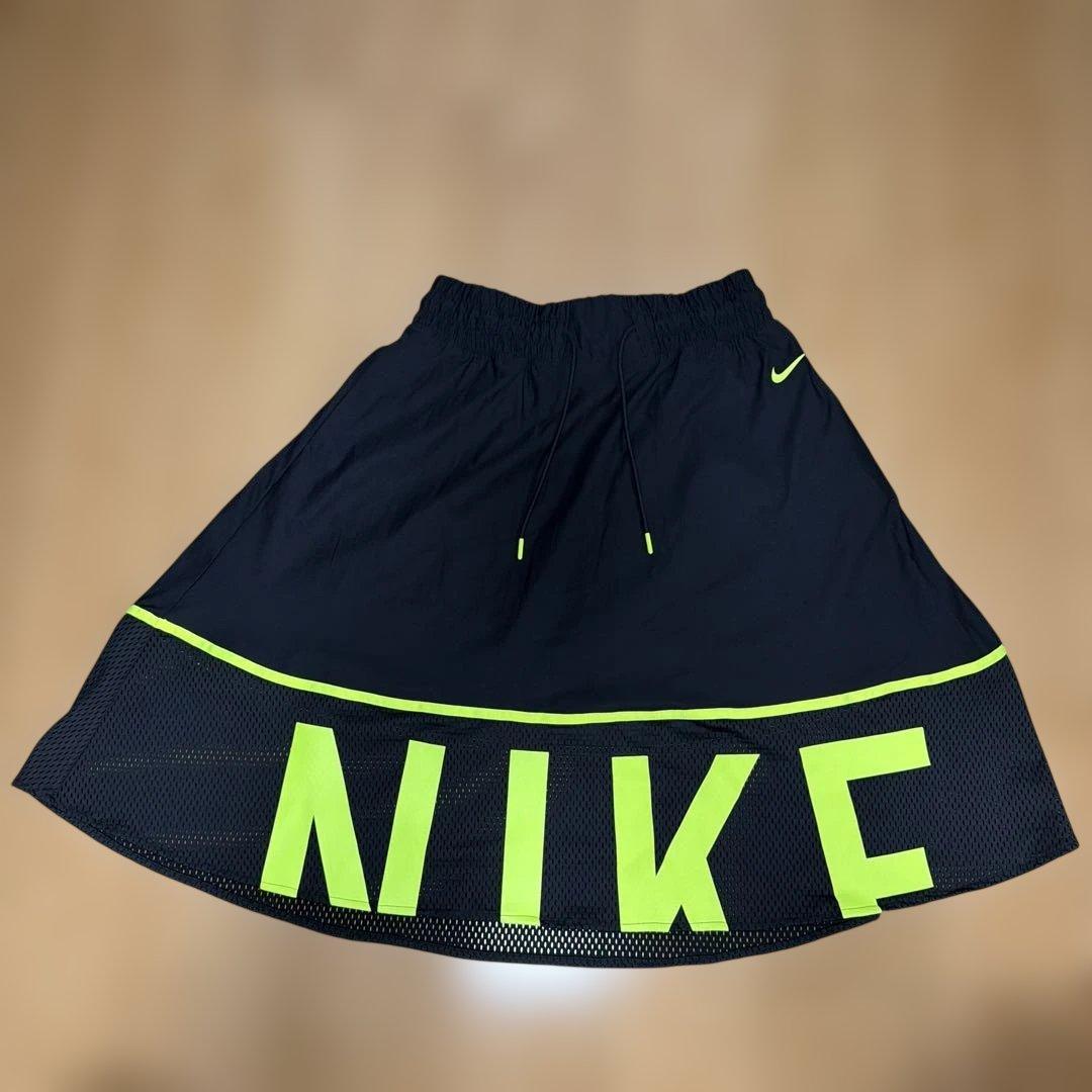 NIKE フレアスカート ブラック Lサイズ (2/5)