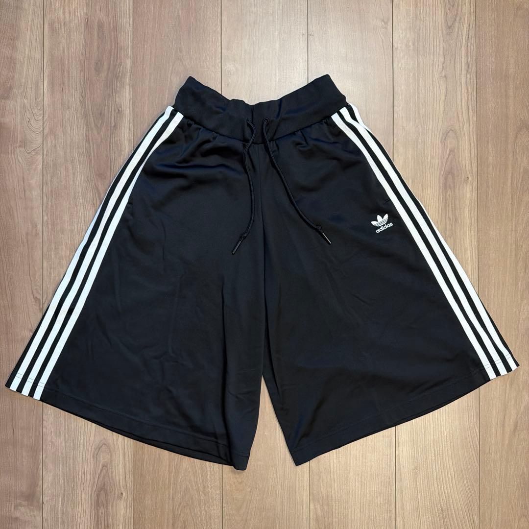 adidas ブラック 3本ライン キュロット レディースL (1/5)