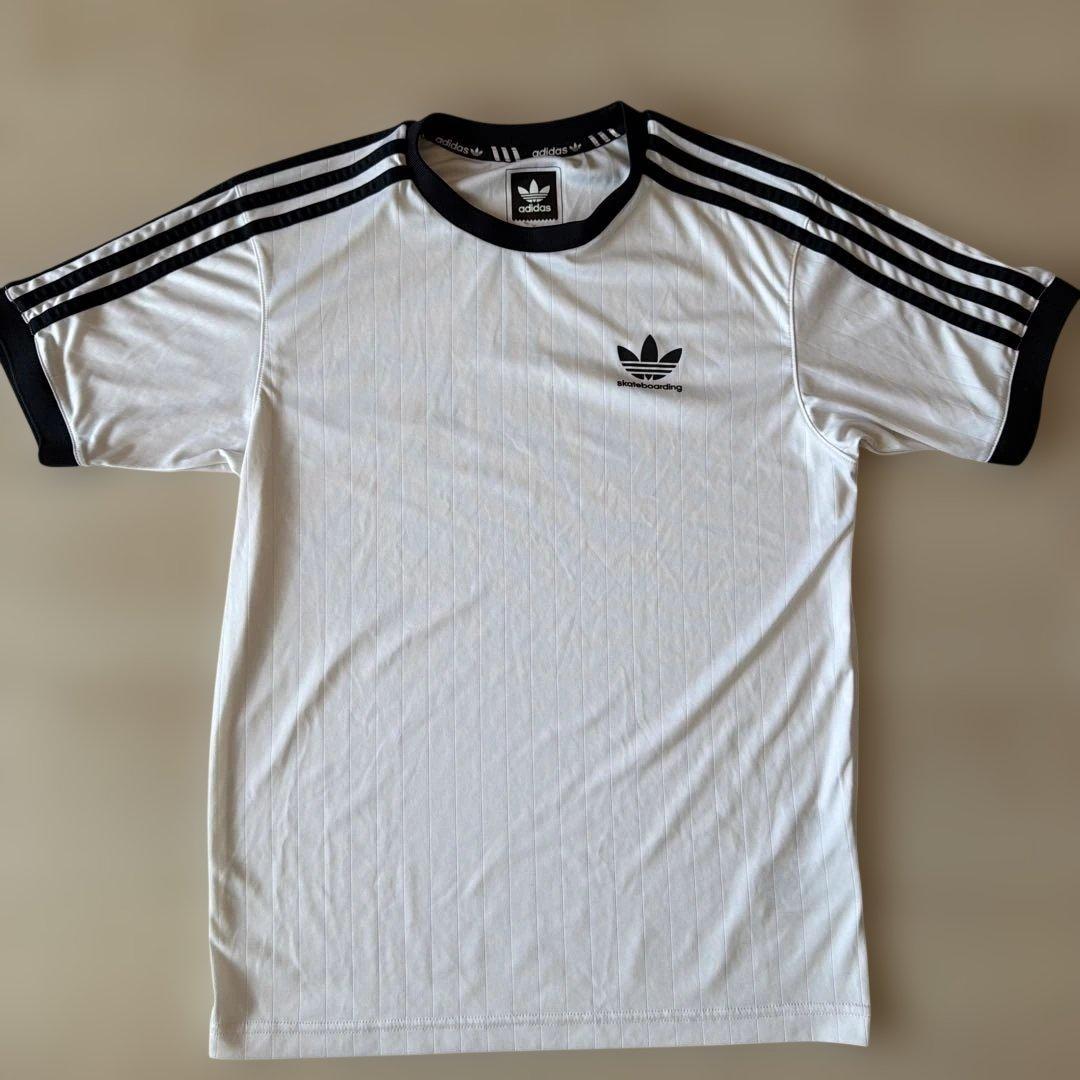 adidas Skateboarding Tシャツ トレフォイル (1/5)