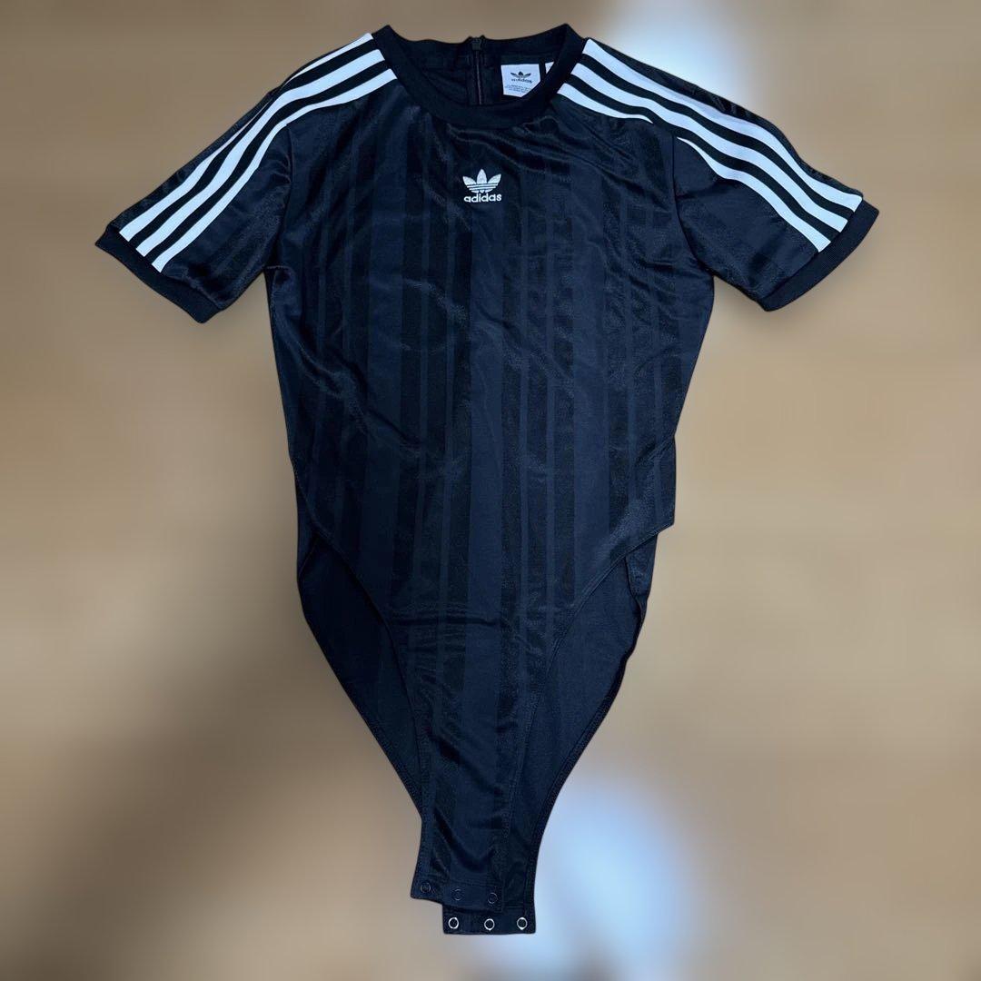 adidas ブラック ストライプ ボディスーツ (1/4)