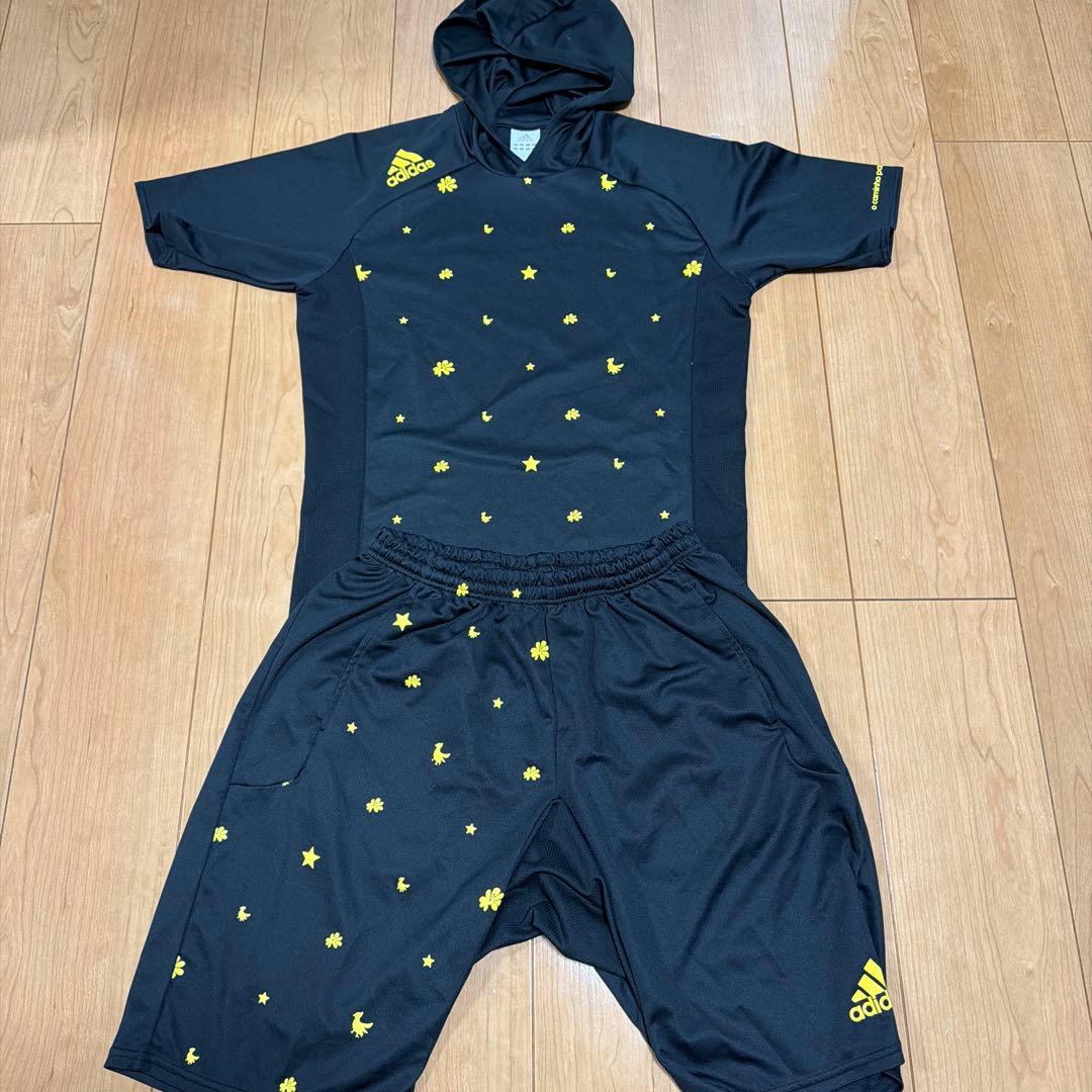 adidas フード付きジャージ上下セット 黒/黄色 (2/8)