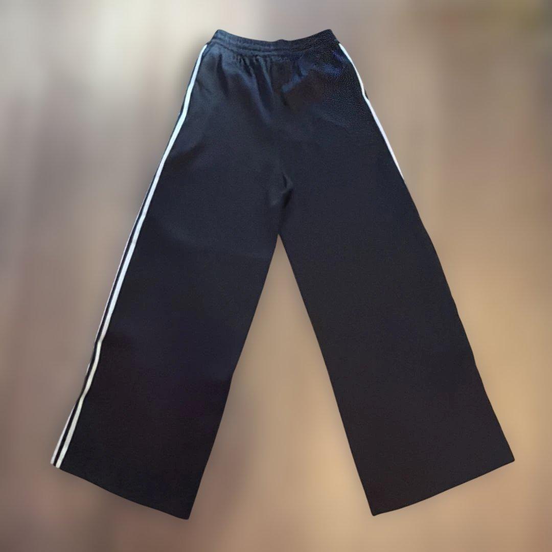 adidas ブラック ストライプ ワイドパンツ サテン光沢 M (2/5)