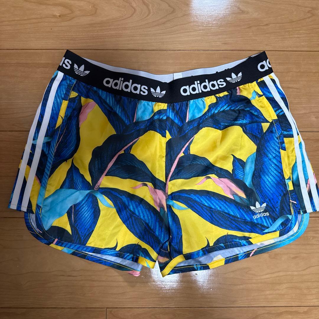 adidas レディース 葉柄ショートパンツ UK 14 (2/4)