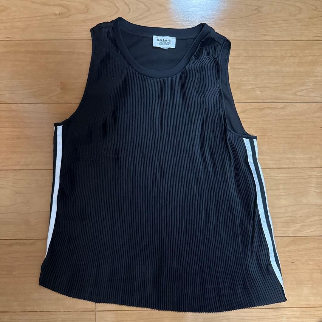 adidas 3 STRIPES TANK ブラックノースリーブ (1/3)