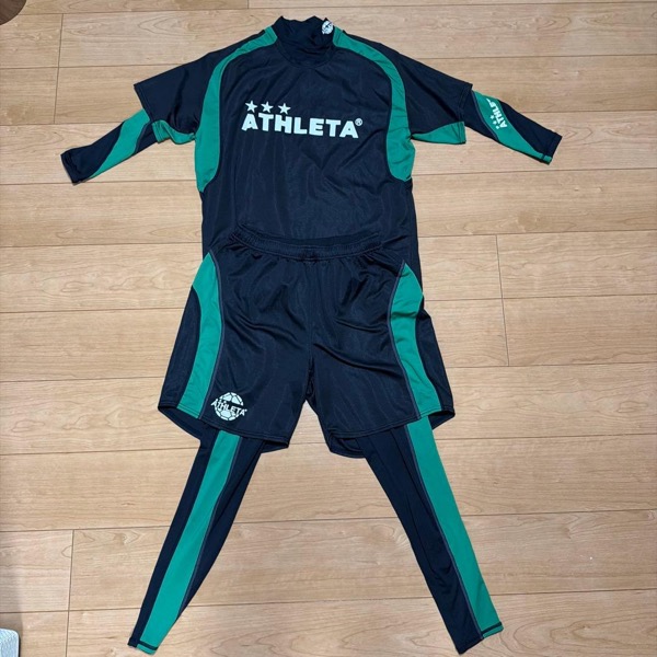 ATHLETA サッカー ユニフォーム 上下 インナー フルセット 黒/緑 L
