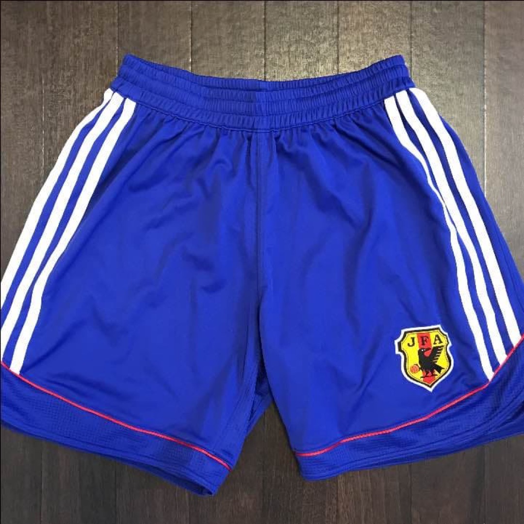 サッカー日本代表ユニフォーム下 (1/2)