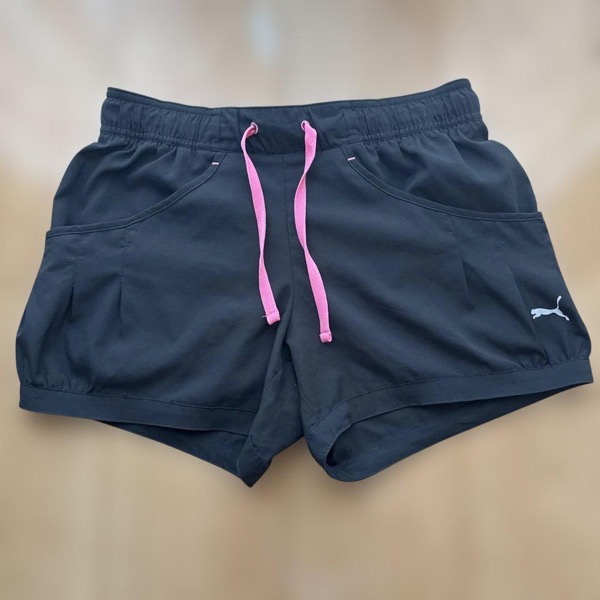 PUMA レディース ブラック ショートパンツ ランパン S