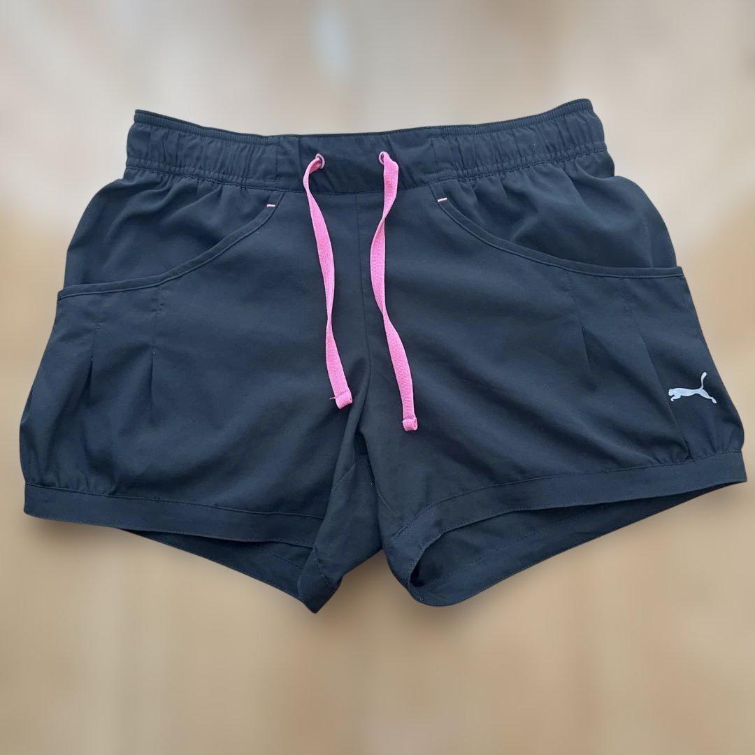 PUMA レディース ブラック ショートパンツ ランパン S (1/3)