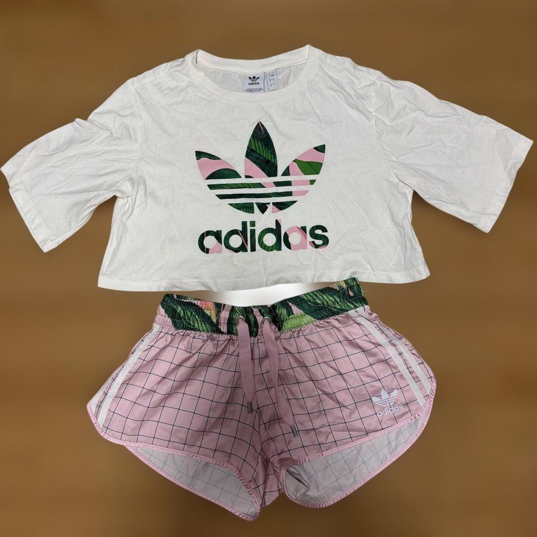 adidas クロップドTシャツ・ショートパンツセット (1/4)