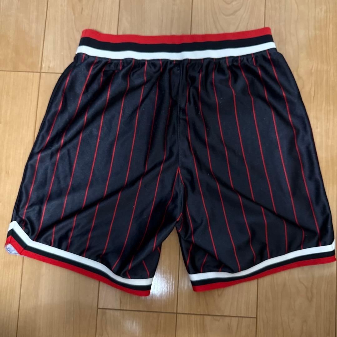 NBA ストライプデザイン バスケットパンツ 光沢 (2/6)